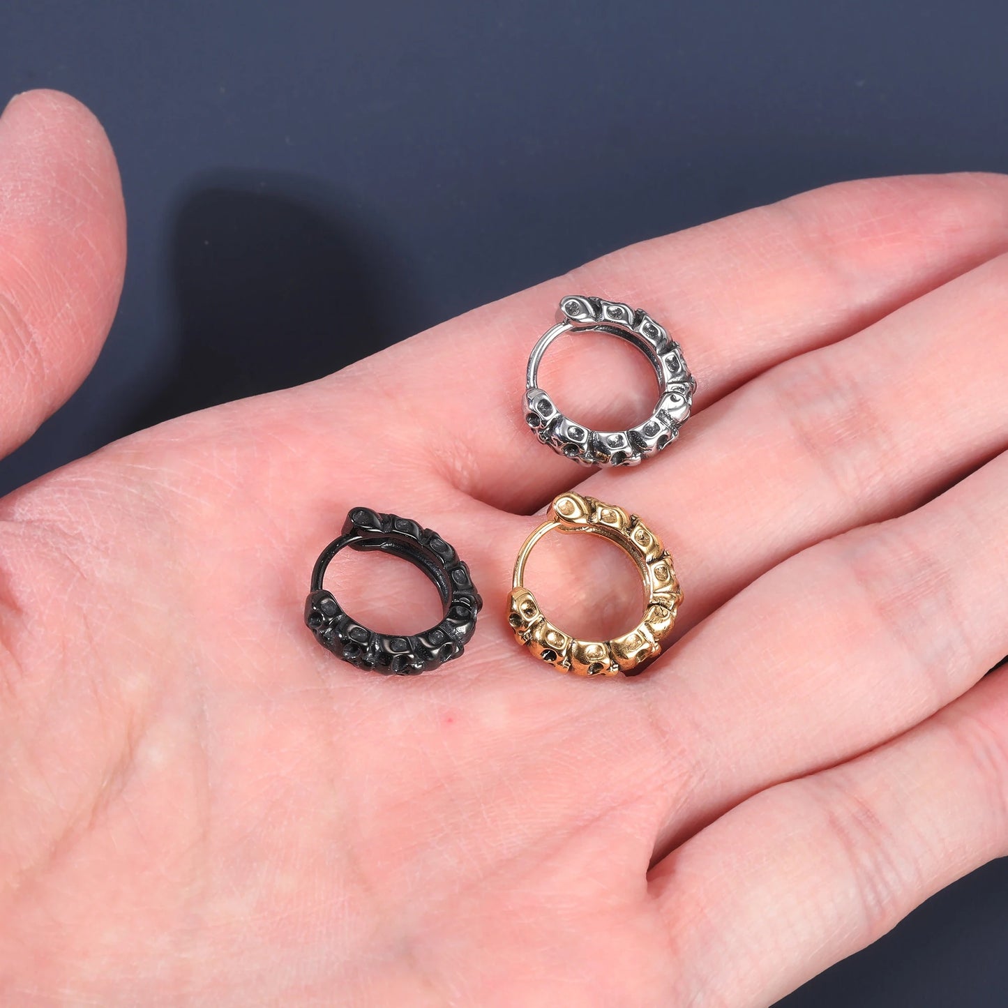 ✨ Punk Skull Hoop Earrings – Unisex Stainless Steel 🖤